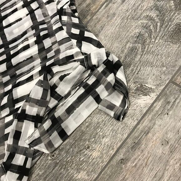 A-Line wrap style striped mini skirt - Picture 2 of 10